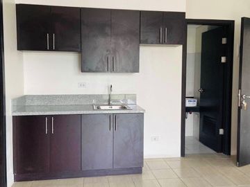 RESORT TYPE CONDO FOR SALE KASARA URBAN RESIDENCES STUDIO 24 SQM PET FRIENDLY WITH FREEBIES