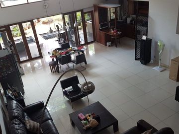 DIJUAL CEPAT! Rumah Megah 2 Lantai Pinggir Jalan Utama Menteng Bintaro Sektor 7