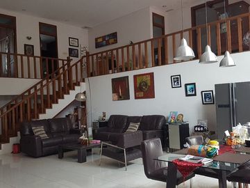 DIJUAL CEPAT! Rumah Megah 2 Lantai Pinggir Jalan Utama Menteng Bintaro Sektor 7