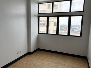 80sqm Combine unit 3-Bedroom unit in Cambridge Village with exciting offers and freebies