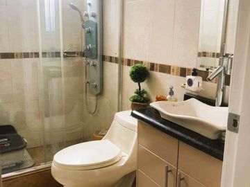 HERMOSO PENTHOUSE EN EL CONDADO