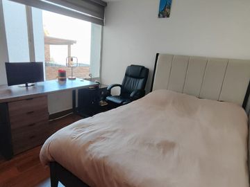 HERMOSO PENTHOUSE EN EL CONDADO