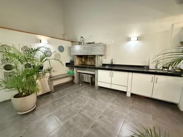 LINDO DUPLEX TIPO CASITA, ZONA TRANQUILA CHACARILLA
