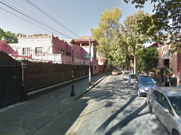 ¡¡Atención Inversionistas!! Venta de Remate en Amplia y Linda Casa con Posesión entrega inmediata en COYOACAN, CDMX.