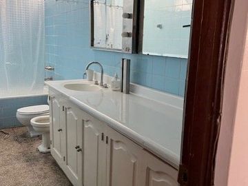 VENDO CASA/ TERRENO ZONA HUACA PUCLLANA MIRAFLORES