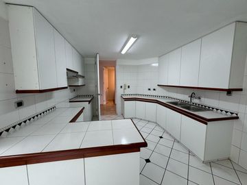 Alquiler Departamento Jr. Cruz del Sur, Surco (cerca a la U. de Lima)