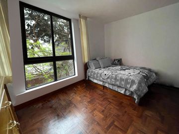 AMPLIA CASA DE 229 M², 5 DORMITORIOS, A MEDIA CUADRA DE AV. LA MARINA – LA PERLA ALTA