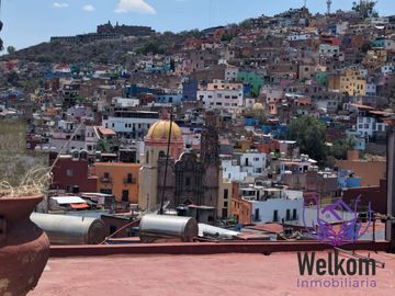 CASA EN VENTA PARA VIVIR O INVERTIR EN EL CENTRO DE LA CUIDAD DE GUANAJUATO