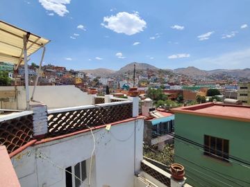 CASA EN VENTA PARA VIVIR O INVERTIR EN EL CENTRO DE LA CUIDAD DE GUANAJUATO