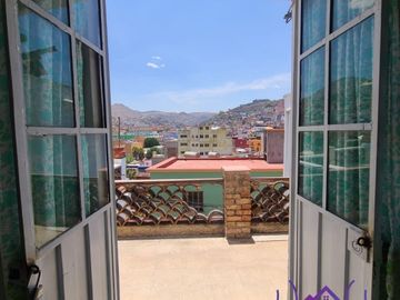 CASA EN VENTA PARA VIVIR O INVERTIR EN EL CENTRO DE LA CUIDAD DE GUANAJUATO