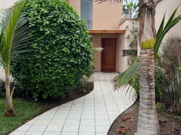 🏡 Exclusiva y Hermosa Casa en Venta en Urbanización La Encantada de Villa– Chorrillos