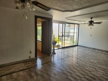 HERMOSA Y AMPLIA RESIDENCIA EN VENTA