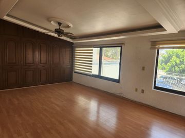 HERMOSA Y AMPLIA RESIDENCIA EN VENTA