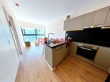 Alquiler De Departamento De Estreno- Limite San Isidro Con Magadalena