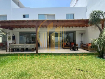 CASA CON PISCINA Y JARDIN