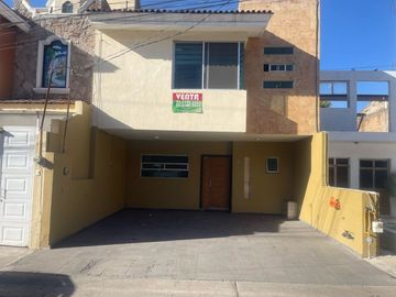 Casa en Venta; Fracc. Revolución en Tlaquepaque, Jalisco.