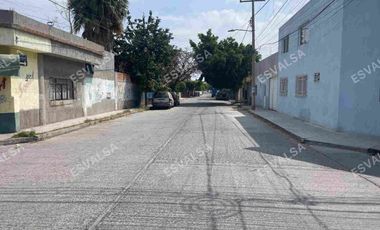 EDIFICIO EN ESQUINA, EN VENTA, CON LOCALES Y DEPTOS. EN SLP