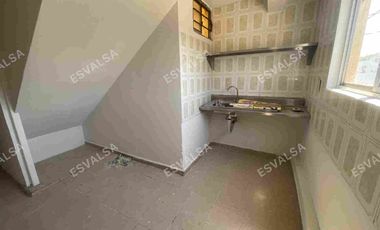 EDIFICIO EN ESQUINA, EN VENTA, CON LOCALES Y DEPTOS. EN SLP
