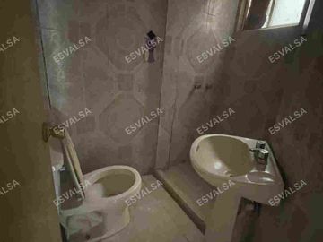 EDIFICIO EN ESQUINA, EN VENTA, CON LOCALES Y DEPTOS. EN SLP