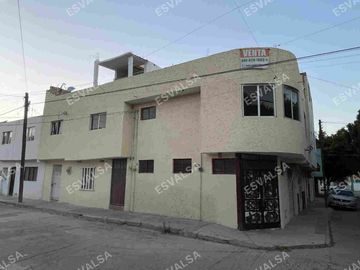 EDIFICIO EN ESQUINA, EN VENTA, CON LOCALES Y DEPTOS. EN SLP