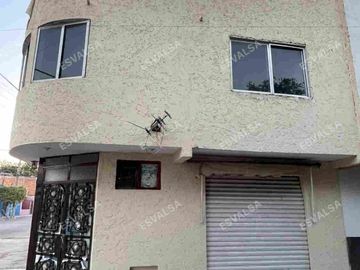 EDIFICIO EN ESQUINA, EN VENTA, CON LOCALES Y DEPTOS. EN SLP