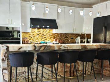 Casa de lujo en venta en Haciendas Residencial Hermosillo – 4 recámaras, alberca, 1 planta y paneles solares