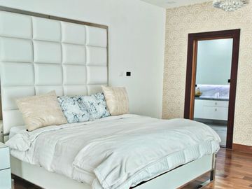 Casa de lujo en venta en Haciendas Residencial Hermosillo – 4 recámaras, alberca, 1 planta y paneles solares
