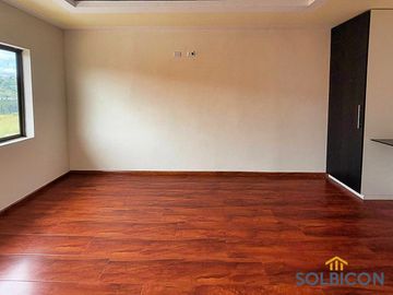 Hermosa Casa de 4 habitaciones sector Molinopamba