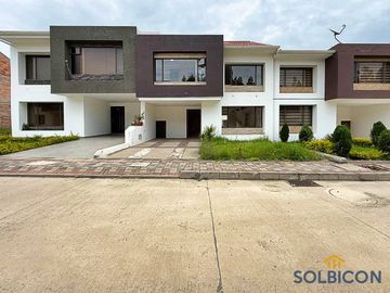 Hermosa Casa de 4 habitaciones sector Molinopamba