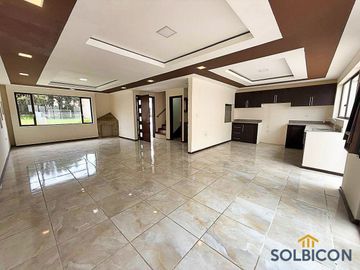 Hermosa Casa de 4 habitaciones sector Molinopamba