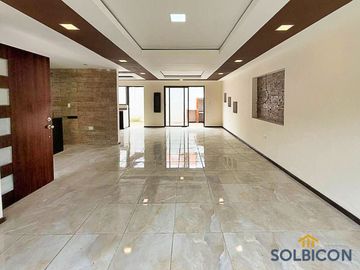 Hermosa Casa de 4 habitaciones sector Molinopamba