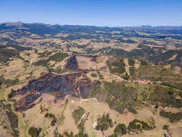SE VENDE TERRENO EN JAVIER LOYOLA - AZOGUES