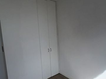 Venta de departamento cercano a estación de metro Plaza Chacabuco. Edificio Hipódromo Chile 1640 Piso 4  (2d 1b).