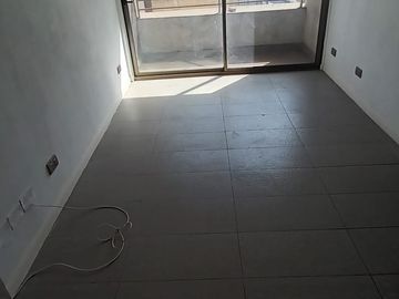Venta de departamento cercano a estación de metro Plaza Chacabuco. Edificio Hipódromo Chile 1640 Piso 4  (2d 1b).