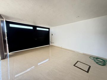Venta casa villas  del lago altozano coto privado a unos pasos de juan pablo ll