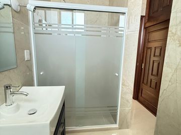 Venta casa villas  del lago altozano coto privado a unos pasos de juan pablo ll