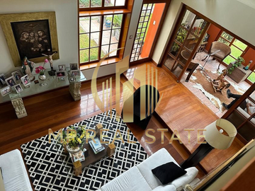 HERMOSA CASA CON CLUB HOUSE EN LA ENCANTADA VILLA