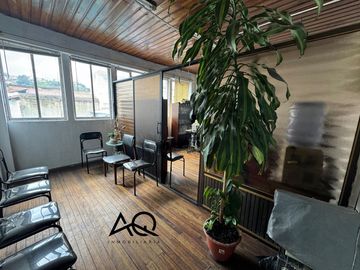 Casa rentera en venta en el centro de Loja