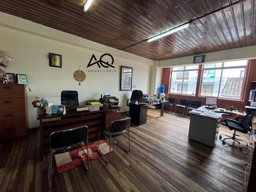 Casa rentera en venta en el centro de Loja
