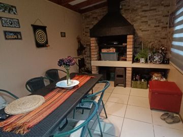 Impecable casa en condominio Los Robles
