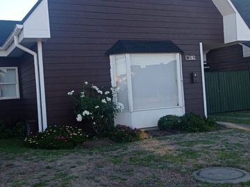 Impecable casa en condominio Los Robles