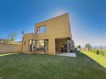 Casa en condominio, Andalué · Venta UF 24.500