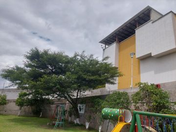 VENDO CASA /PORTAL SHOPPING