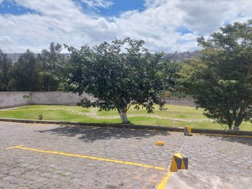 VENDO CASA /PORTAL SHOPPING