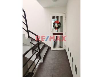 Se Vende Departamento 2Hab.- 5To Piso Piso //Urb. Ingeniería 5Ta Etapa, S.M.P Área: 71.95 M2