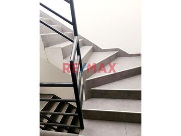 Se Vende Departamento 2Hab.- 5To Piso Piso //Urb. Ingeniería 5Ta Etapa, S.M.P Área: 71.95 M2