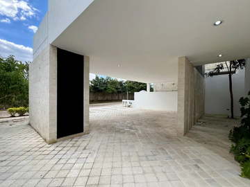 Venta de casa de ENTREGA INMEDIATA en Priv Gaviones, Cholul