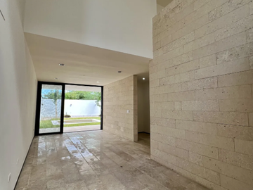 Venta de casa de ENTREGA INMEDIATA en Priv Gaviones, Cholul