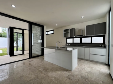 Venta de casa de ENTREGA INMEDIATA en Priv Gaviones, Cholul