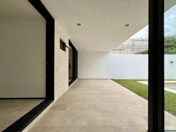 Venta de casa de ENTREGA INMEDIATA en Priv Gaviones, Cholul